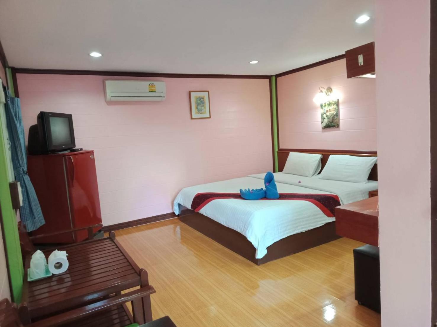 Haad Somboon House Bang Saphan Exterior foto