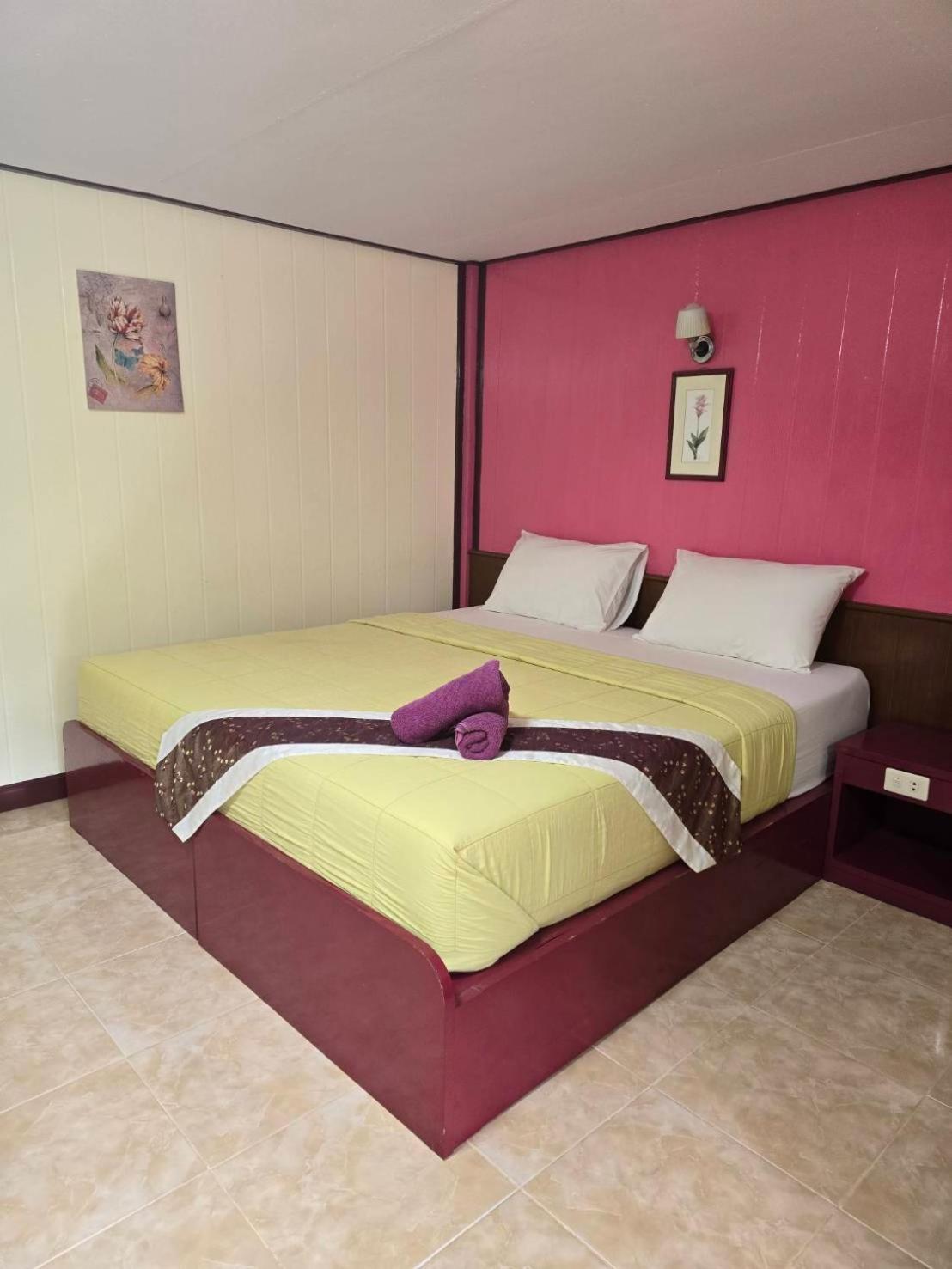 Haad Somboon House Bang Saphan Exterior foto