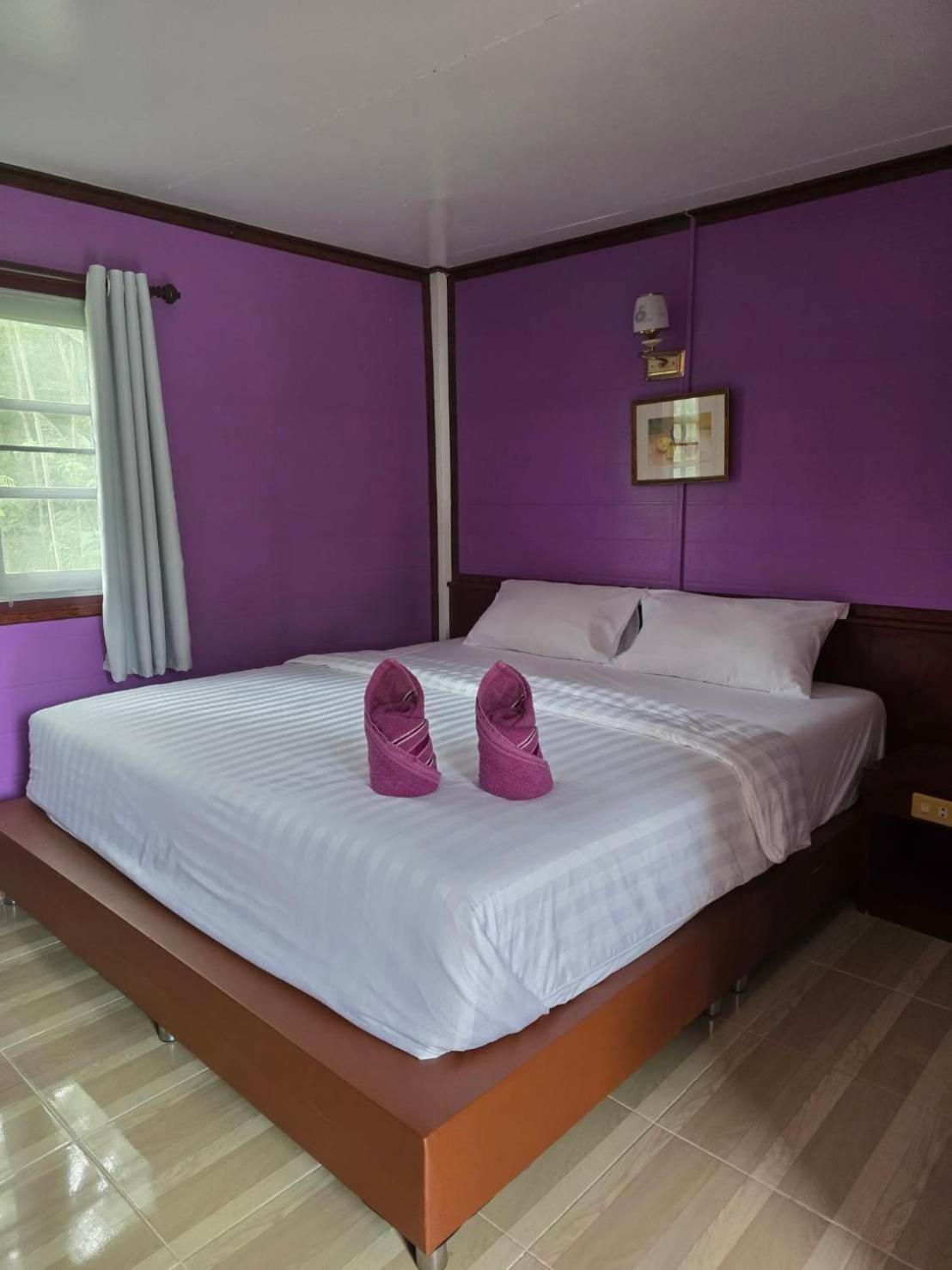 Haad Somboon House Bang Saphan Exterior foto