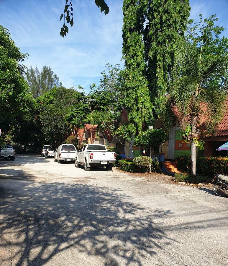 Haad Somboon House Bang Saphan Exterior foto